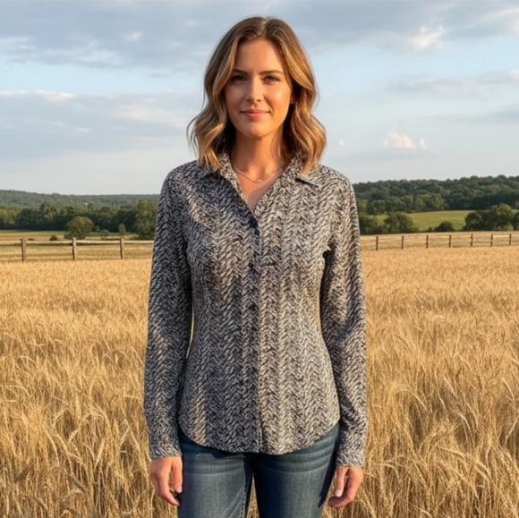 Button Down Top - Picture 15 of 16